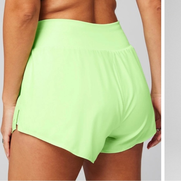 FABLETICS SUN CHASER 3” SHORTS SIZE XL NWT LIME GREEN - Picture 4 of 8